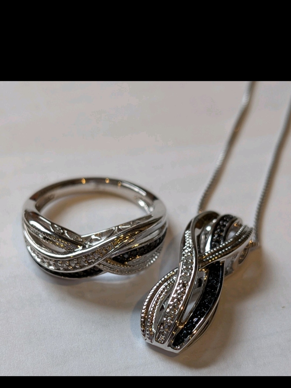 Zales Sterling Silver Black and White Twisted Crystal Ring